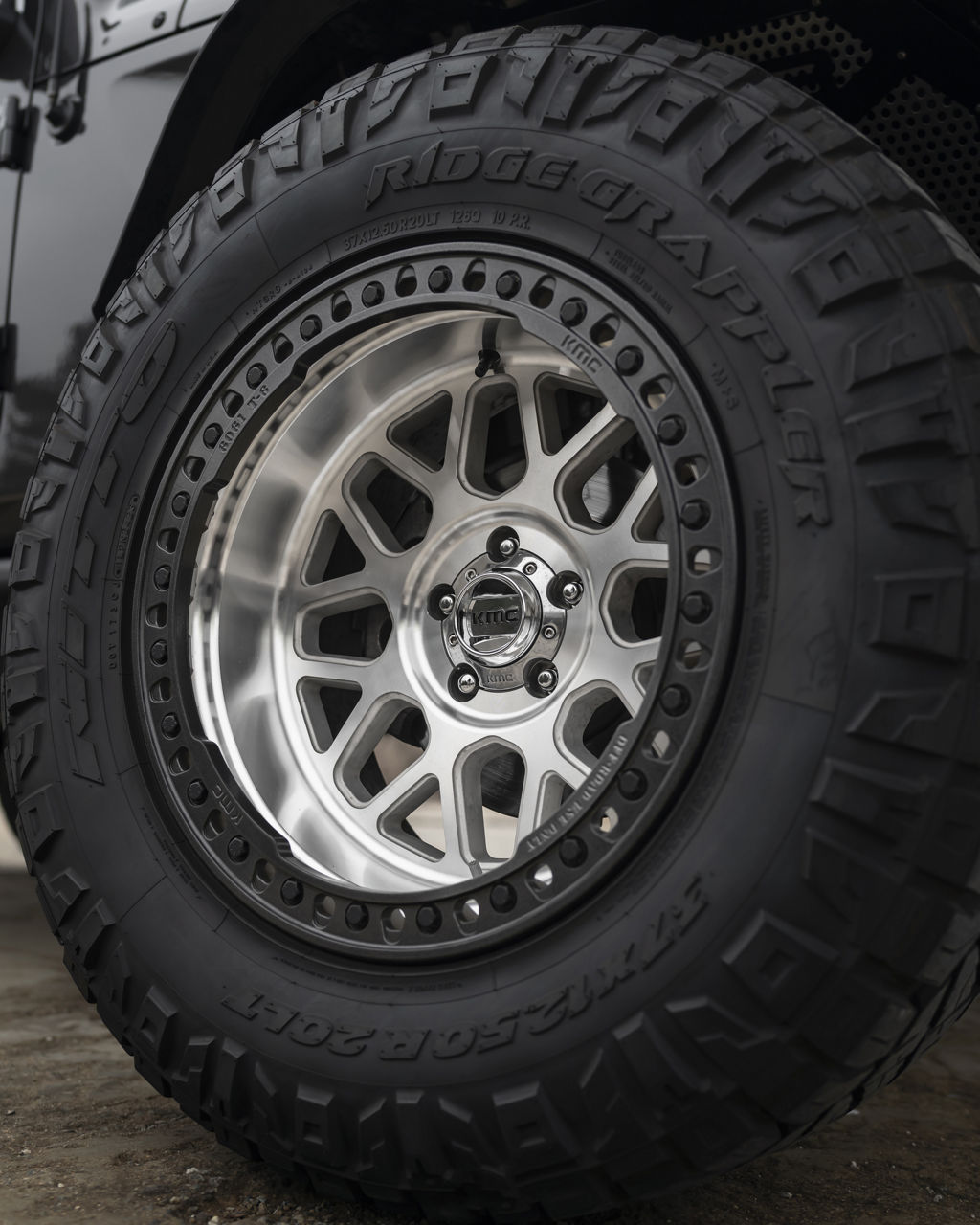 2019 Jeep Wrangler - KMC GRENADE CRAWL BEADLOCK - Machined | KMC